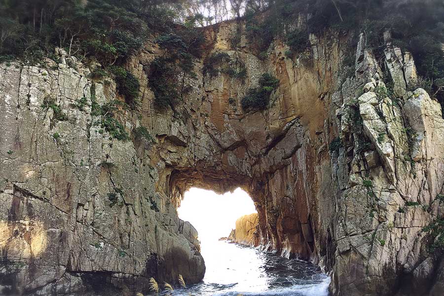 白山洞門