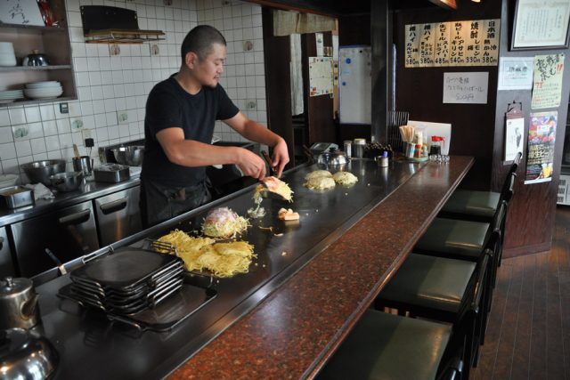 【キャベツ畑】高知市北本町にある広島風お好み焼きが食べられるお店