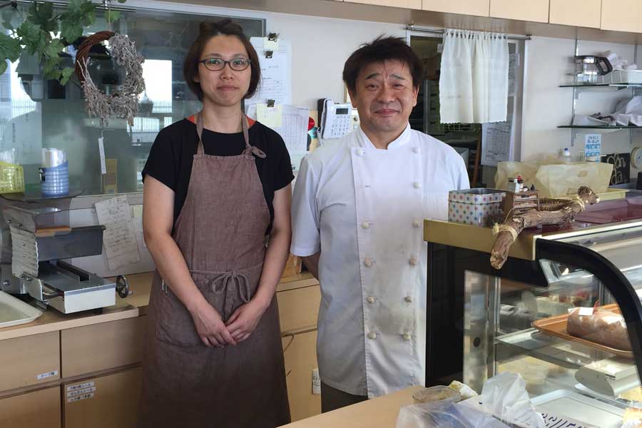 ご夫婦でお店を切り盛り