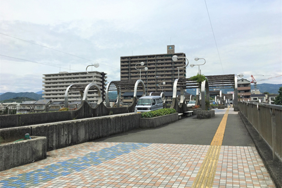 新月橋