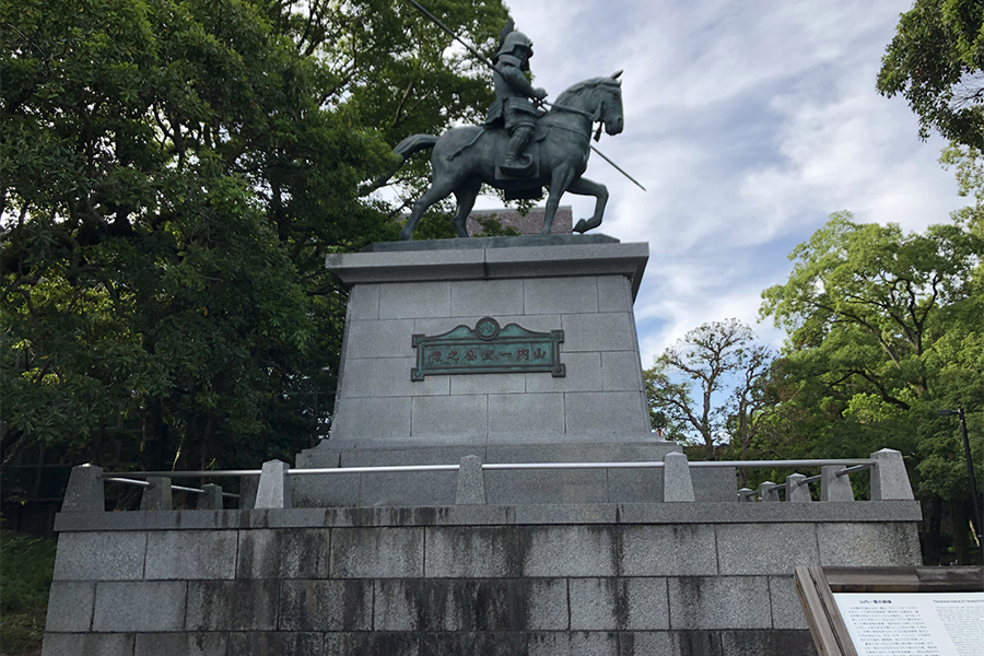 山内一豊像