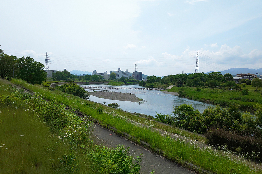 鏡川